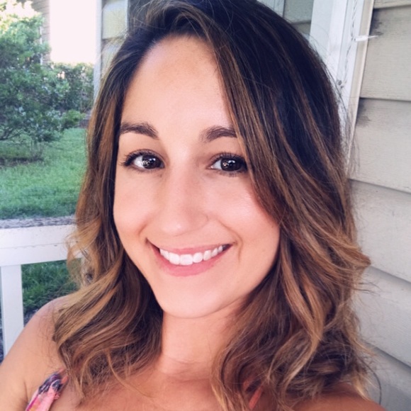 Meet your Posher, Rhiannon atzert - Picture 1 of 1